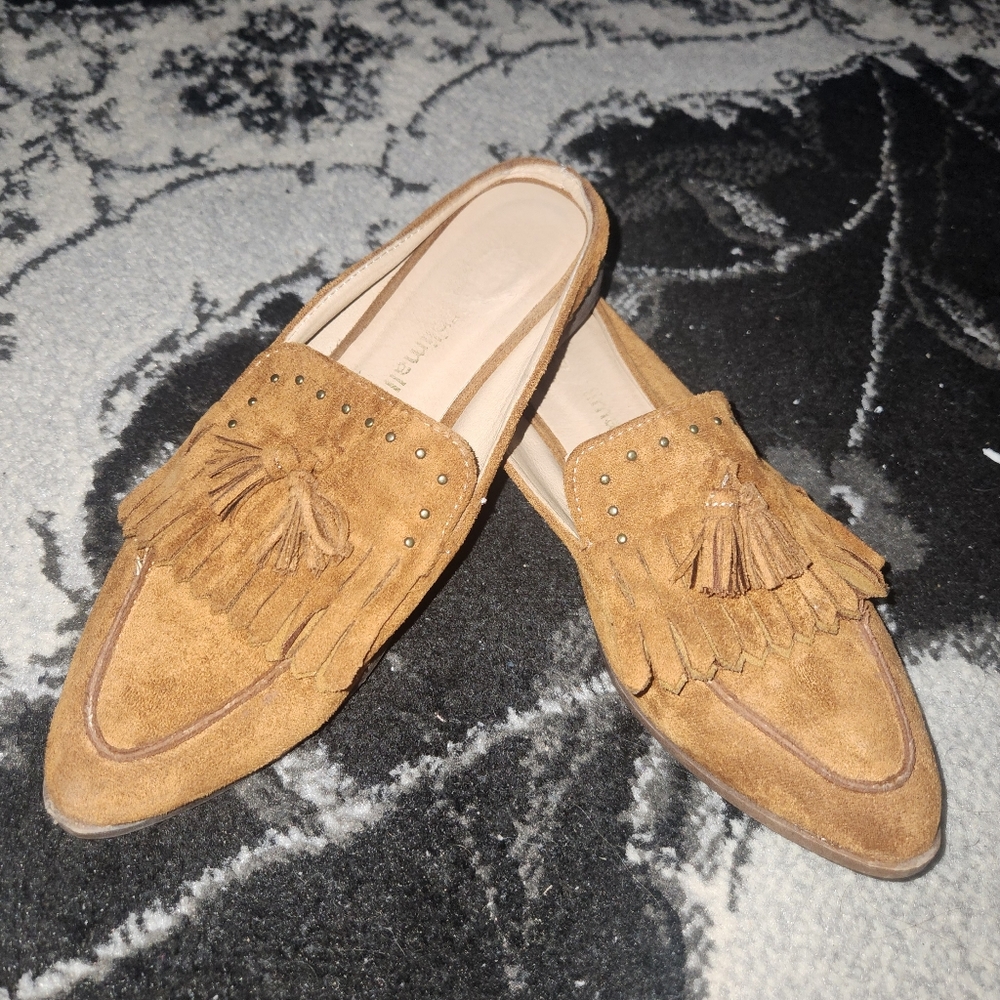 Tassel suede mule